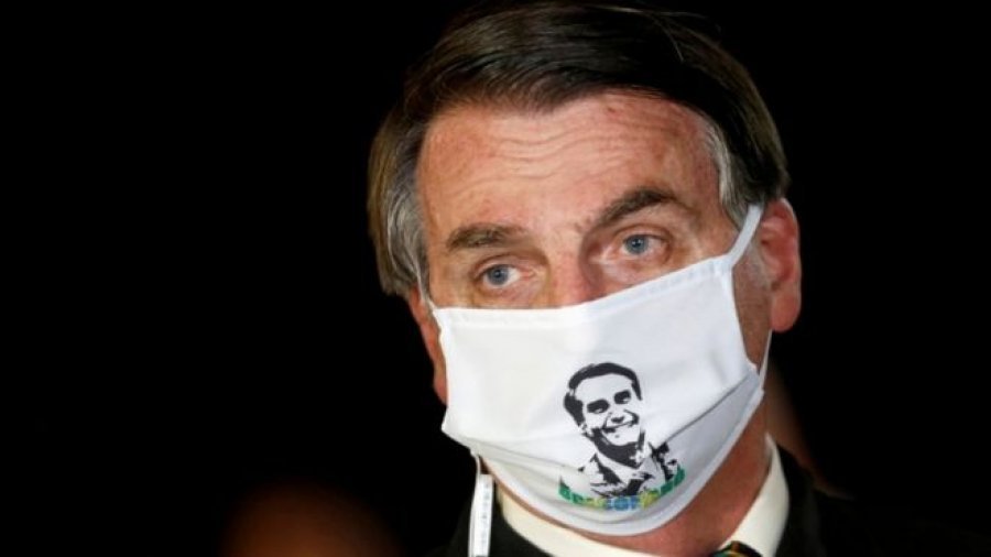 E injoroi duke e quajtur 'grip i lehtë'/ Presidenti i Brazilit infektohet me COVID-19