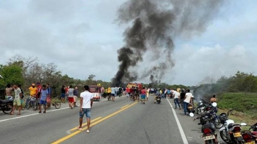 Shpërthen kamioni që transportonte naftë, 7 të vdekur dhe dhjetra të plagosur