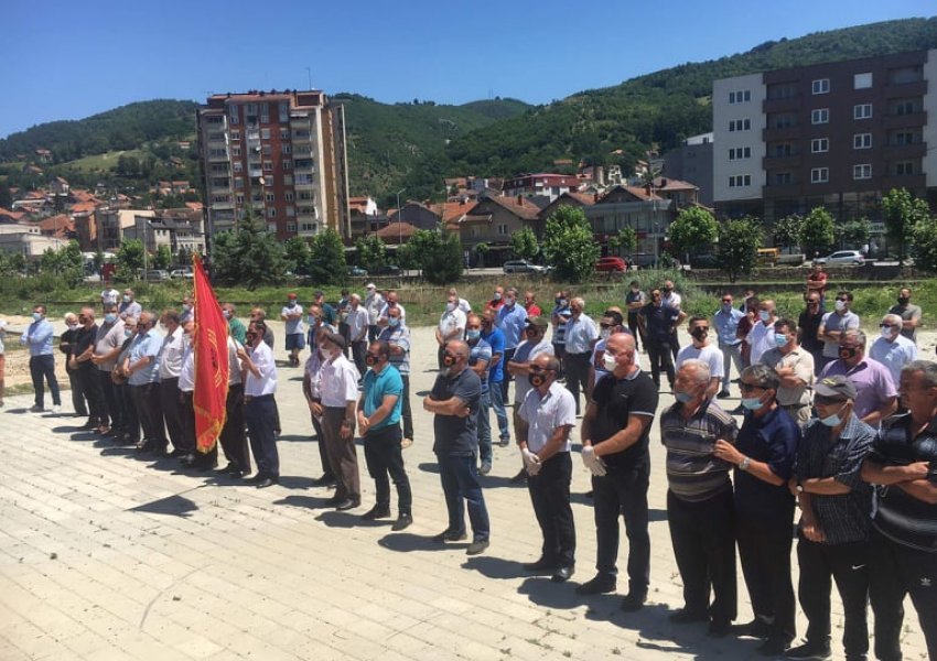 Veteranët nga Kaçaniku protestojnë në mbrojtje të UÇK-së 