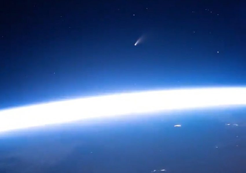 VIDEO/Astronautët në hapësirë filmojnë kometën mahnitëse