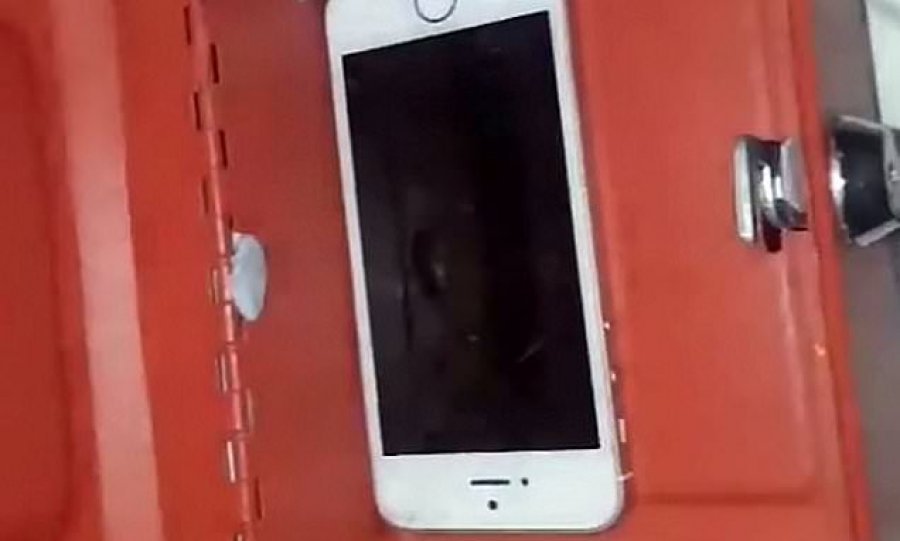 VIDEO/ Përgjonte studenten me objektin e pazakontë në tualet, vajza e denoncon në polici