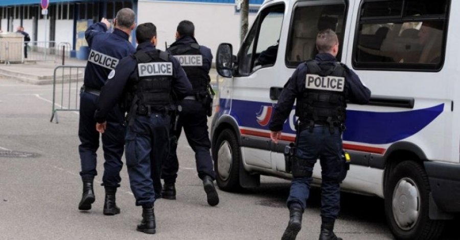Thyet  ‘enkro’ zbulon shqiptaret në Francë, dhjetra milion euro kokainë, në pranga polaku në kërkim shqiptarët