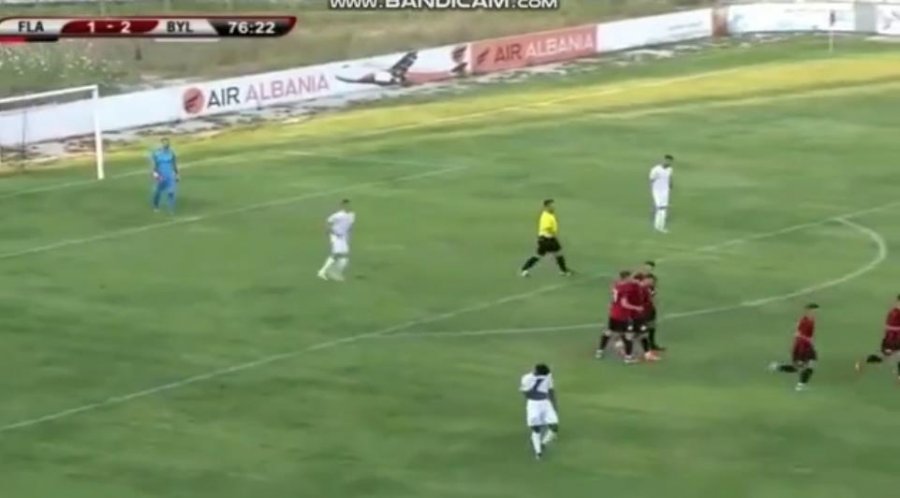 VIDEO/ Barazohet rezultati, Flamurtari shënon nga penalltia