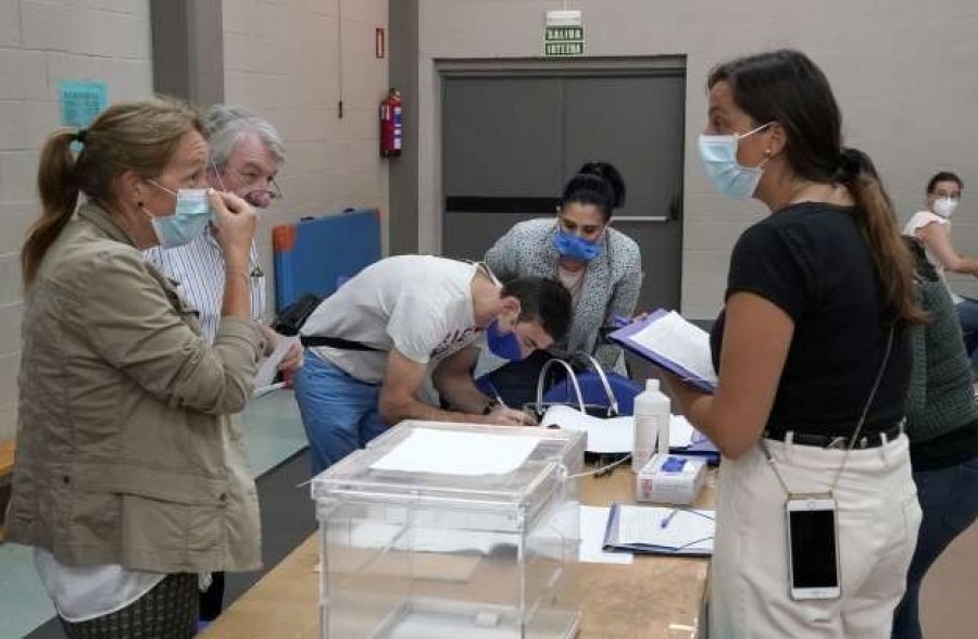 Votimet ne Spanjë/ Masa të rrepta shëndetësorë, personat aktiv me Covid nuk lejohen të votojnë