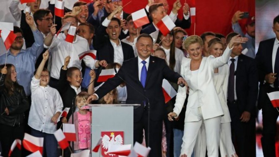 Rizgjidhet Presidenti konservator i Polonisë, Duda