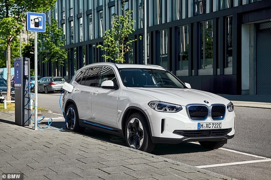 BMW prezanton modelin e ri të makinës elektrike, ka kolonën e vet zanore nga Hans Zimmer