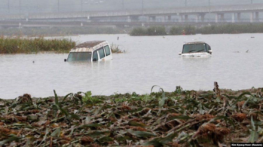 Indonezia goditet nga stuhi të fuqishme 16 të vdekur dhjetra të zhdukur deri tani