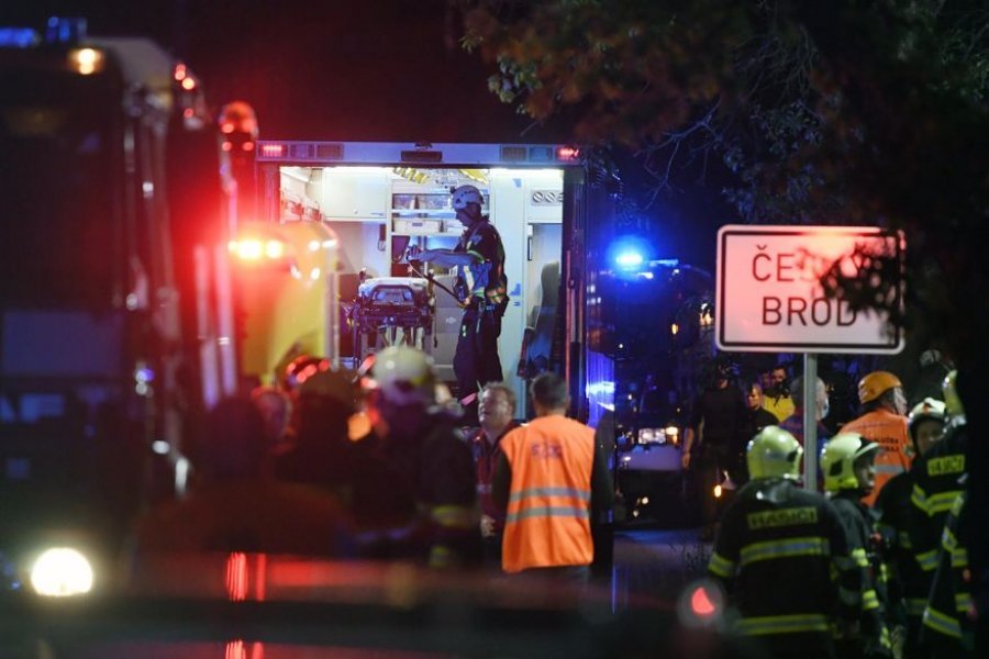 Një i vrarë, dhjetëra të plagosur në përplasjen tjetër të trenave në Çeki