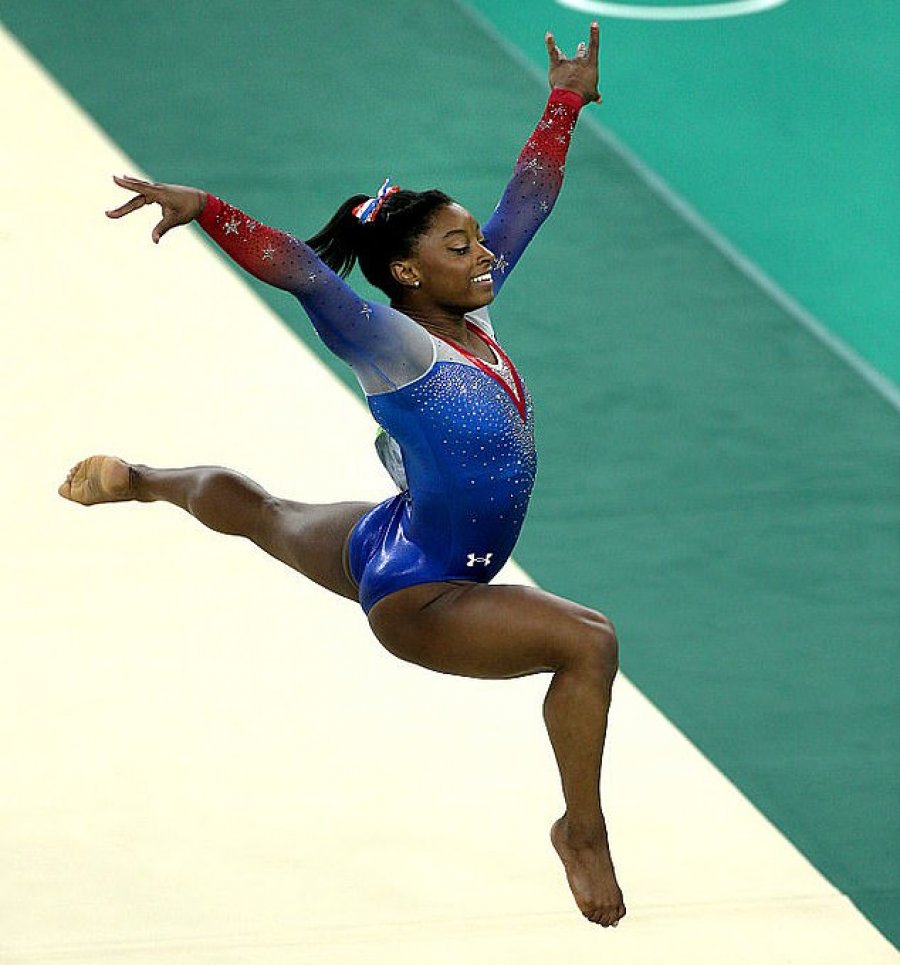 VIDEO/Gjimnastja trondit rrjetin, ja rutina ‘e pamundur’ që ajo kreu
