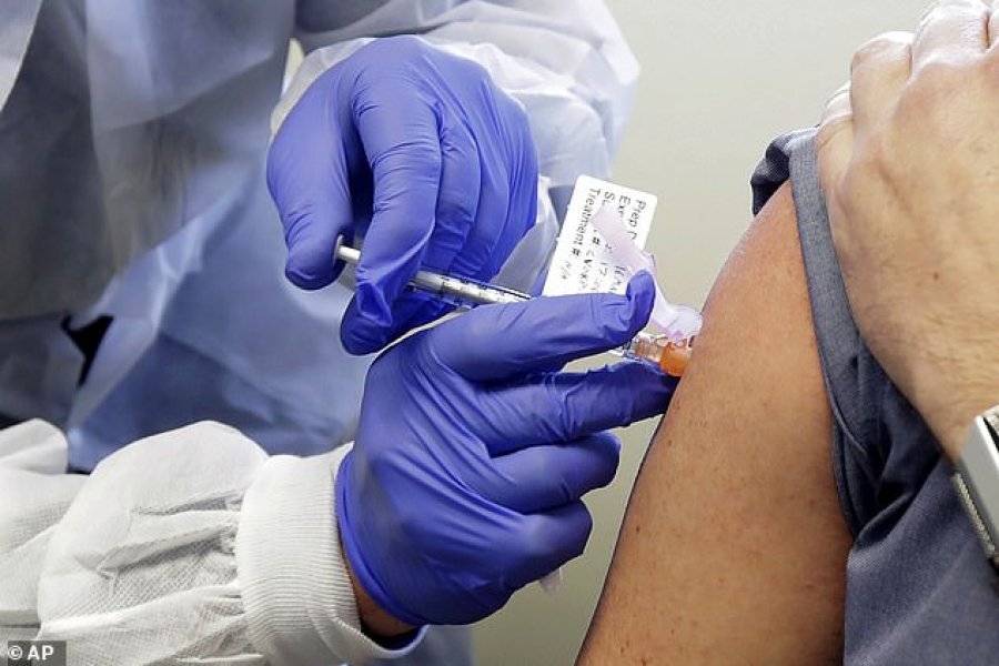 Shtohen shpresat për një vaksinë koronavirusi, Amerika dhe Britania në luftë