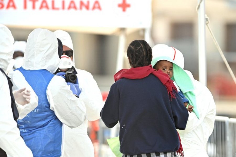 COVID-19/ Rritet bilanci i viktimave në Itali, vatër e re në një qendër emigrantësh  