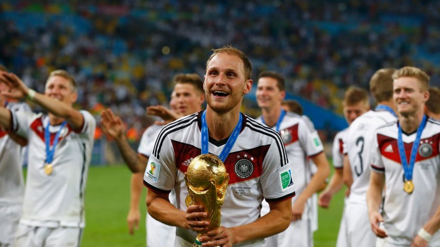 Ish-kampioni i Botës me Gjermaninë mbyll para kohe karrierën