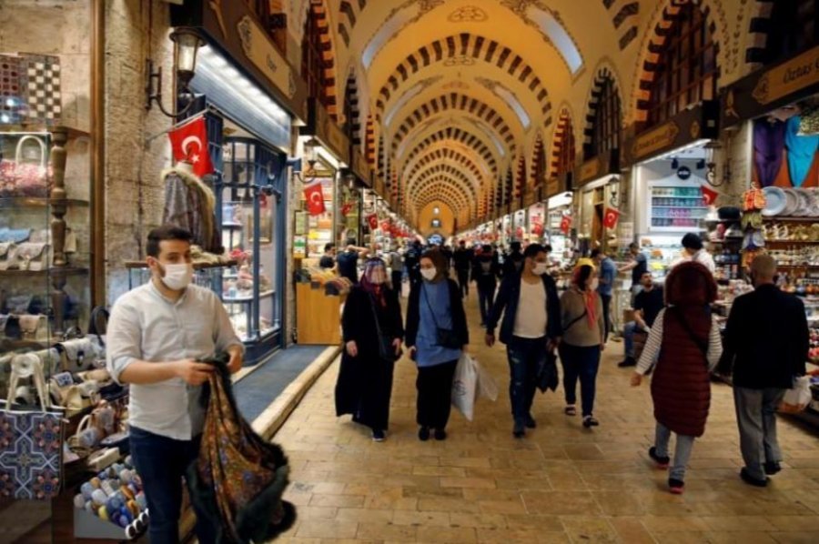 Hapet Çarshia simbollike e Stambollit, Turqia lehtësohen kufizimet dhe rinis fluturimet