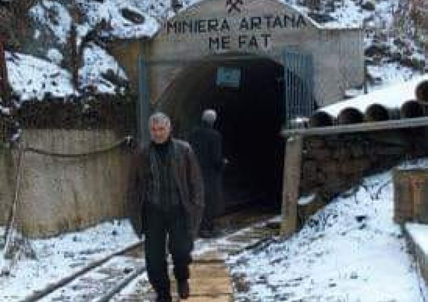 OEAK ndanë nga 1 mijë euro për familjet e dy minatorëve që humbën jetën në minierën e Artanës