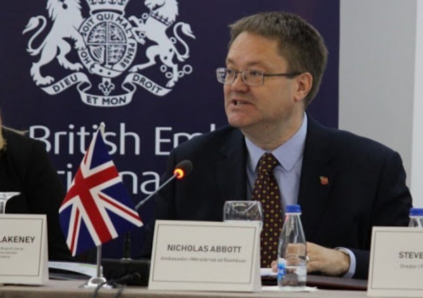 Ambasada e Britanisë uron Hotin: Ndërtoni konsensus në përçarjet politike