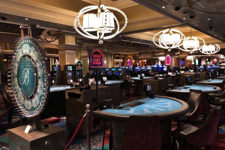 Lehtësohen masat ndaj Covid-19/ Rihapen kazinotë në Las Vegas