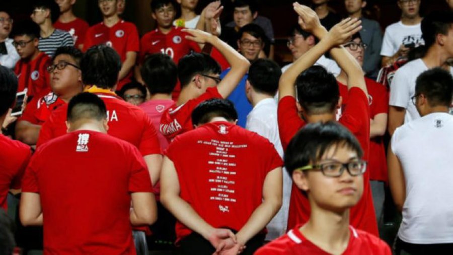Rritet pushteti i Pekinit në Hong Kong/ Tani dënohesh për mosrespektim të himnit kombëtar kinez