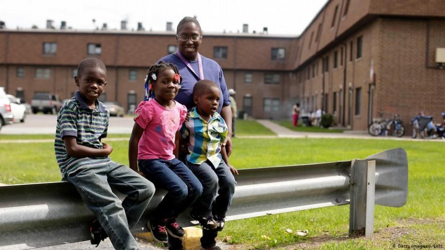 Afro-amerikanët në SHBA: më të varfër, më të sëmurë, më pak të arsimuar