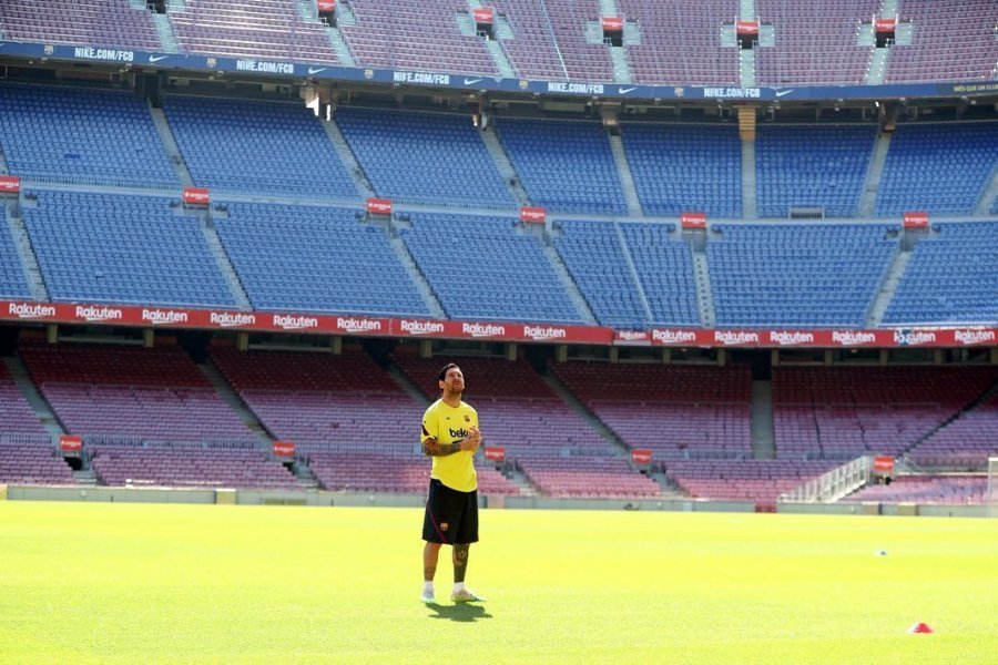 ‘Më ka munguar vërtetë ky vend... Mezi po pres të luaj përsëri këtu!’, Lionel Messi rikthehet në ‘Camp Nou’