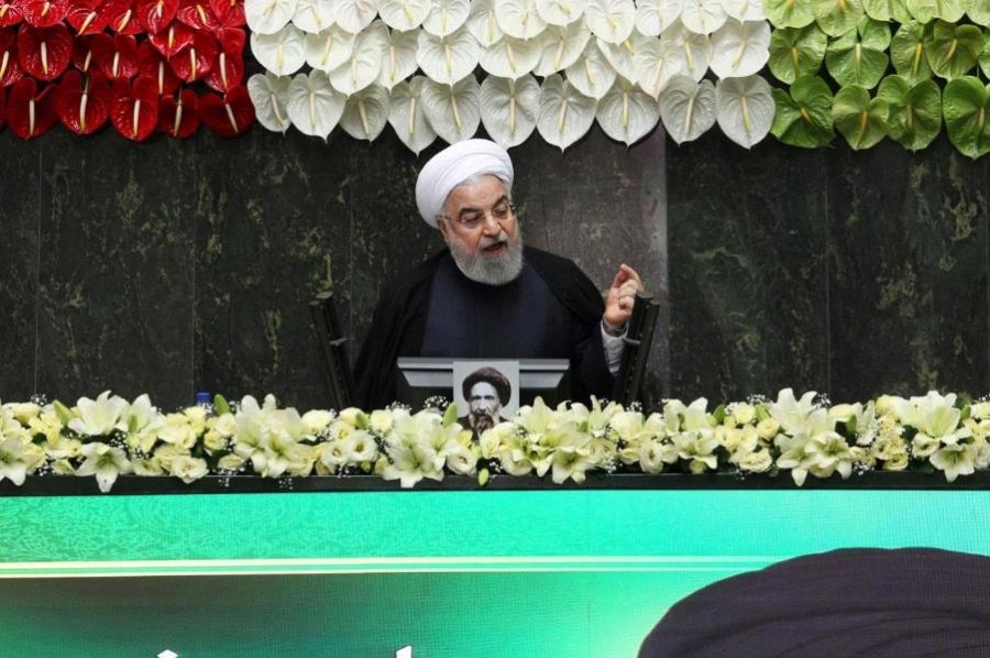 Dasmat në Iran po sjellin një valë të dytë COVID-19, thotë Presidenti Rouhani