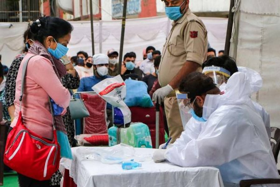 Rekord infeksionesh/ India konfirmon 10 mijë raste të reja në 24 orë  