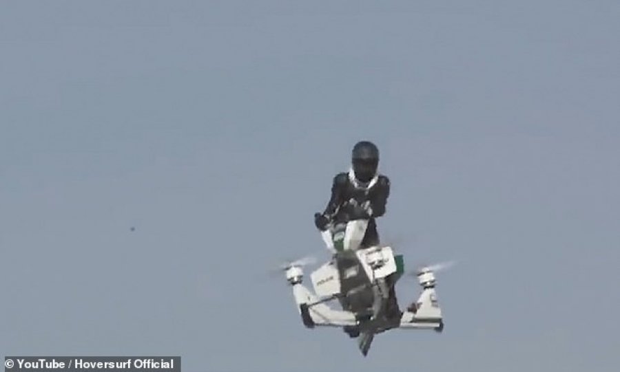 VIDEO/Polici testonte mjetin fluturues, helikat për pak i marrin jetën
