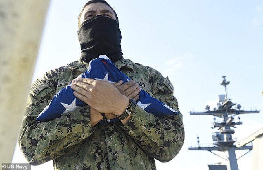 Studimi në luftë-anijen amerikane: Maskat kundër Covid-19, më efektive se larja e duarve dhe distanca
