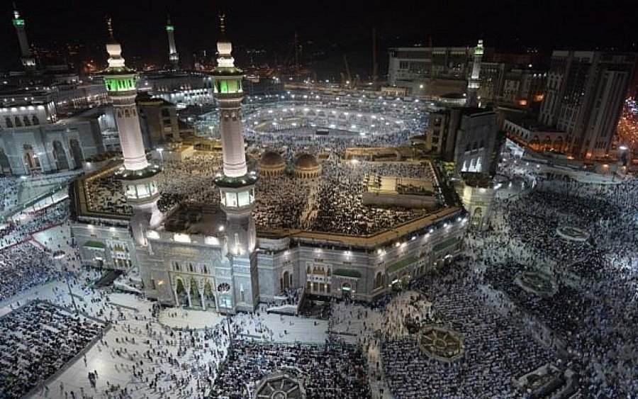 Njihuni me Mekën, qytetin më të shenjtë në fenë Islame, që pret prej shekujsh pelegrinë të panumërt