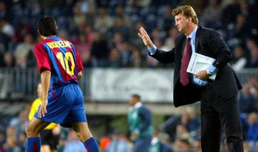 ‘Riquelme dështoi te Barcelona sepse kishte trajner një debil si Van Gal’