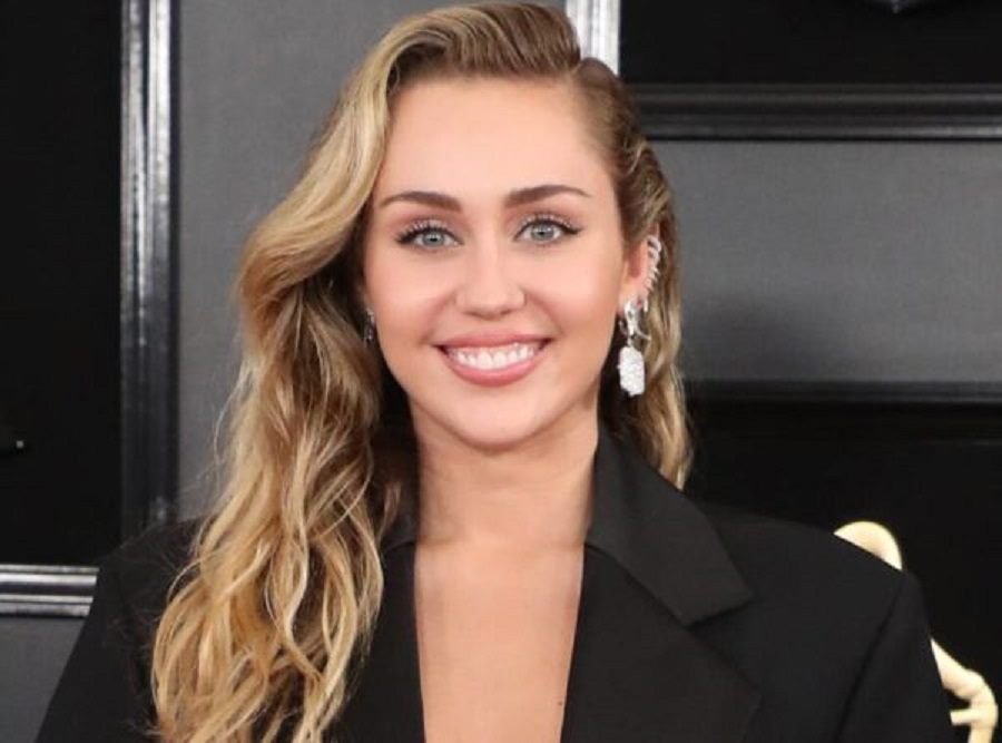 6 muaj esëll, flet Miley Cyrus: Pse jam kështu si jam?