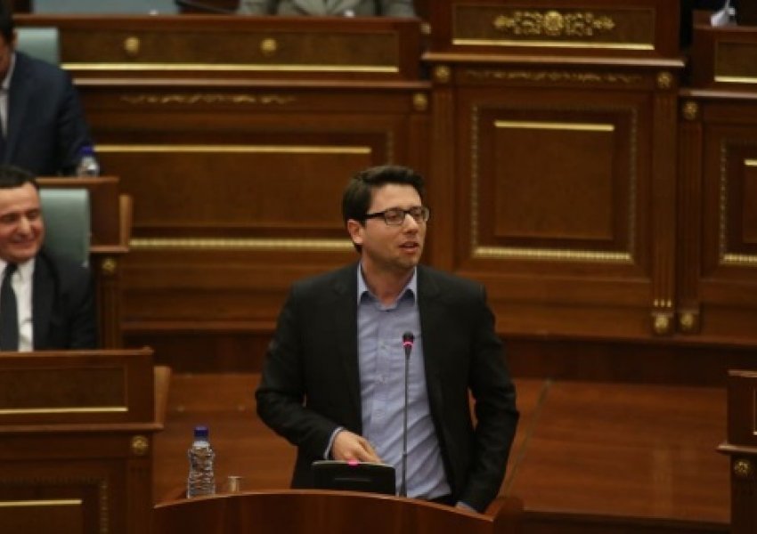 Deputeti i VV'së: Deputetët e LDK-së me fjalë brengosen për qytetarët, ndërsa me votë për Hashimin