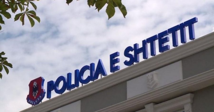 Prezantoheshin si punonjës policie/ Arrestohet një 42-vjeçar në Tiranë, ndjekje penale për një tjetër