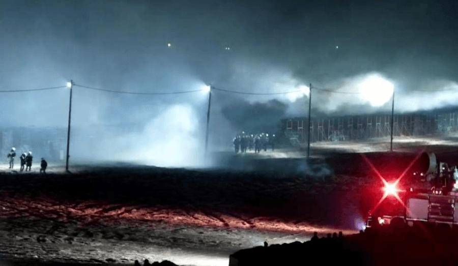 Policia greke hedh gaz lotsjellës mbi refugjatët në kufirin turk