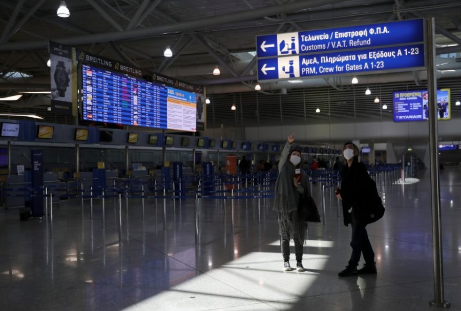 Rriten rastet me koronavirus/ Greqia ndalon fluturimet nga Britania dhe Turqia