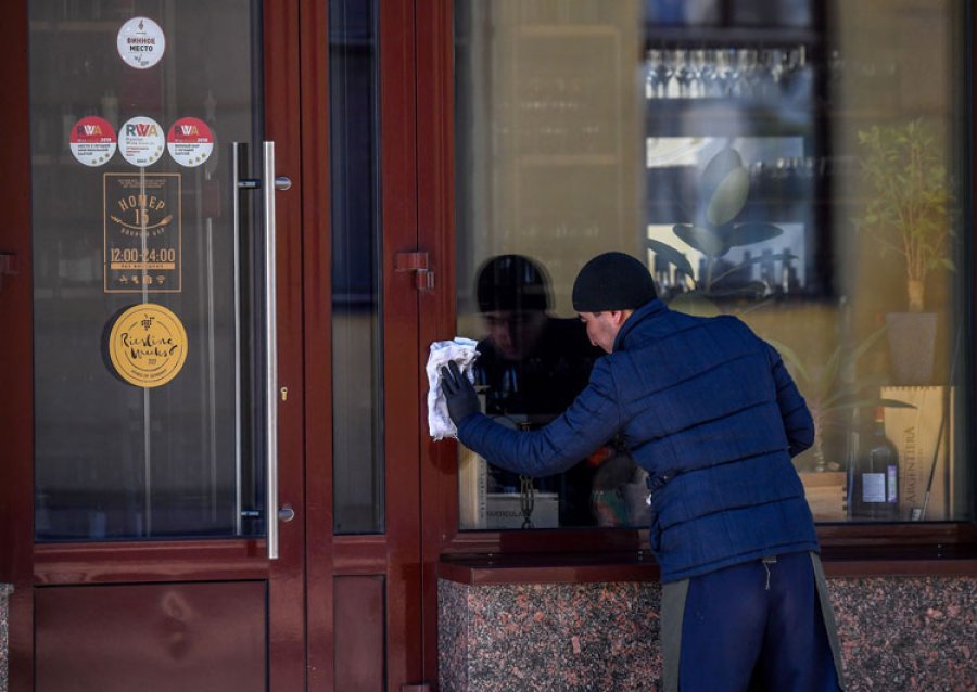 Rusia në karantinë, Putin mbyll të gjitha restorantet dhe kafenetë