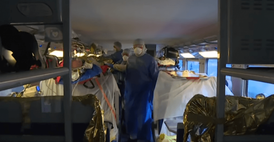 Lufta me koronavirusin/ Franca kthen trenat në spitale të lëvizshme