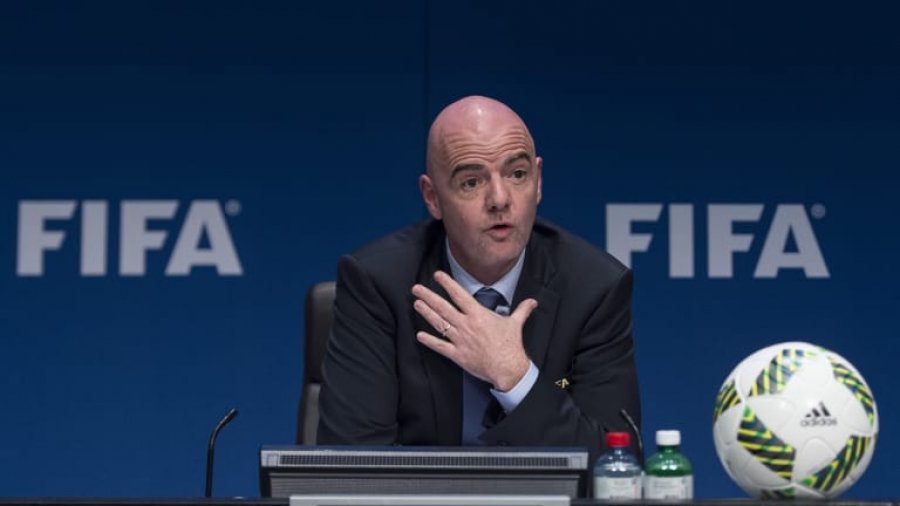 FIFA mund të lejojë merkaton deri në fund të vitit