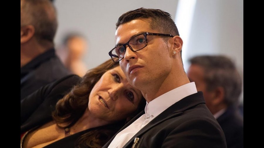 E ëma e Cristiano Ronaldos del nga spitali