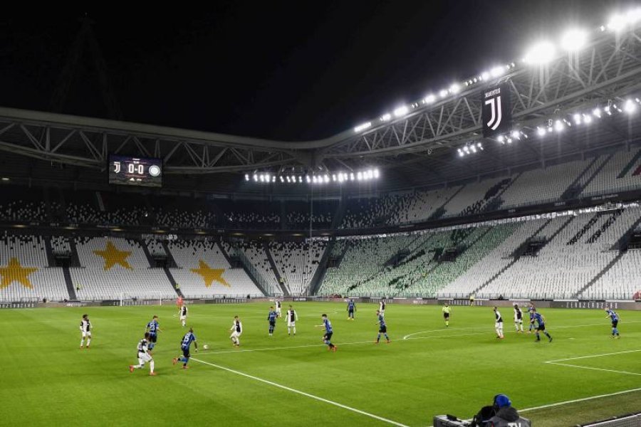 Ministri i Sporteve në Itali 'bllokon' futbollin edhe për muajin prill