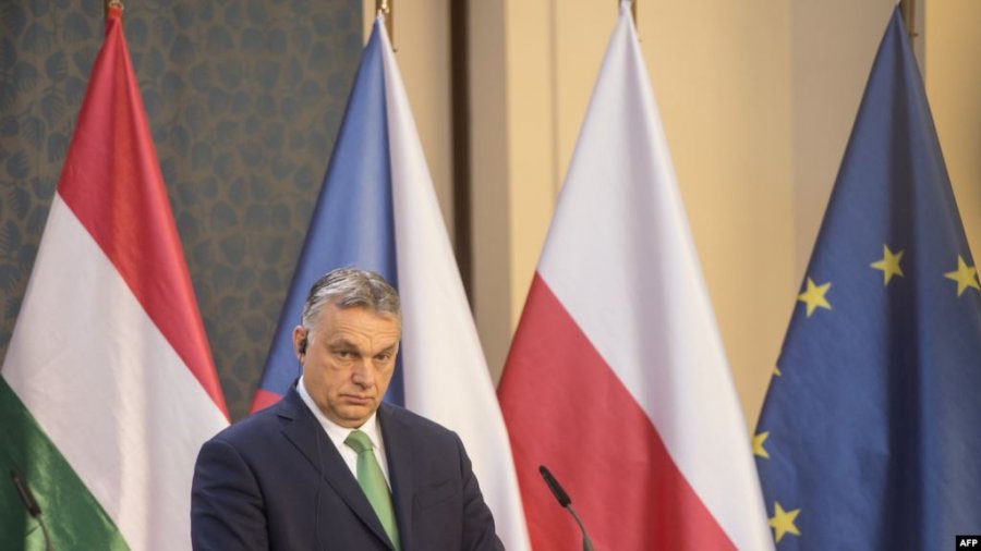 Kryeministi Orban fiton të drejtën e qeverisjes nëpërmjet dekreteve  