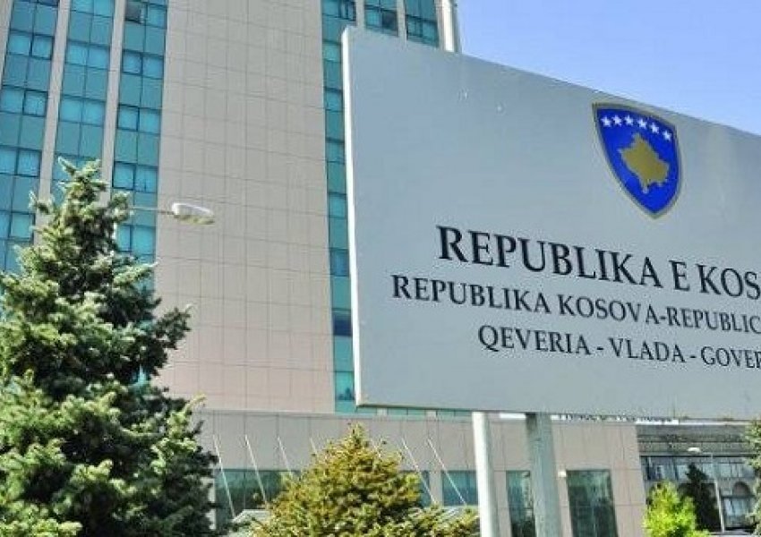 Publicisti i njohur: Në Kosovë po përgatitet një puç kushtetues