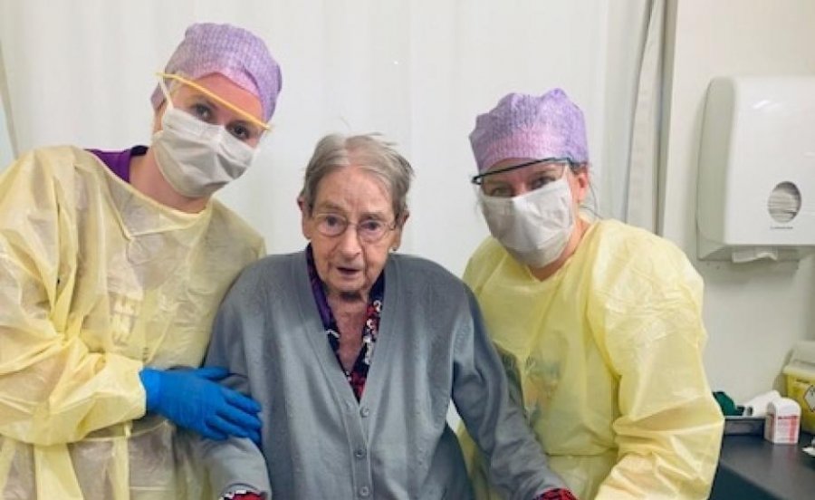 ‘Shkëndijë shprese’/ Pacientja 101-vjeçare rikuperohet nga koronavirusi  