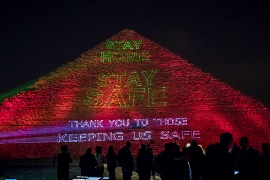 Mesazhi me drita në piramidat e Egjiptit: Rrini në shtëpi