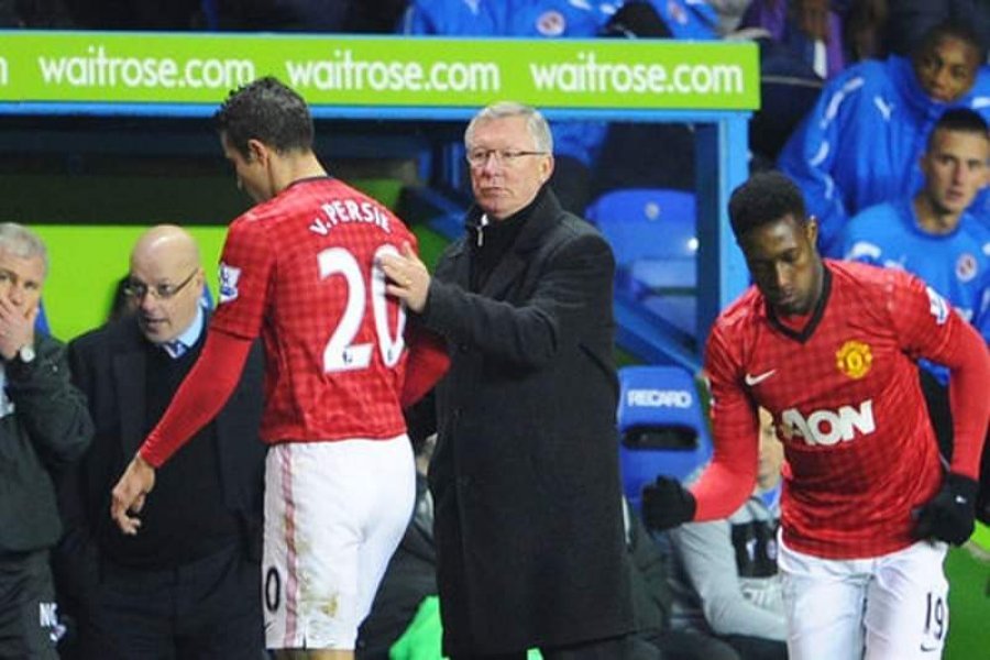 Van Persi tregon si sillej Ferguson me lojtarët e Manchester United: Ishte i pamëshirshëm 