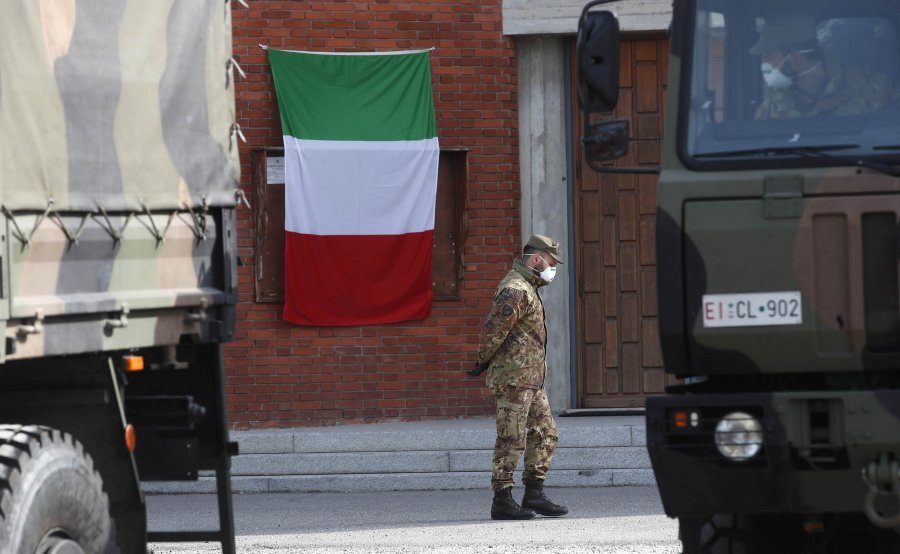 Një minutë heshtje për viktimat e COVID-19, Italia dhe Vatikani nderojnë 11,591 të vdekurit