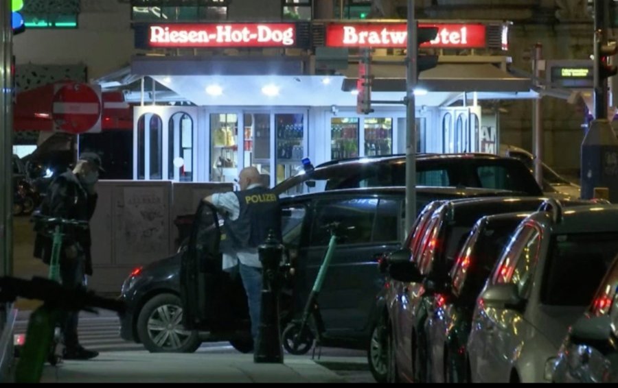 Viena nën terror/ Disa persona po mbahen peng në një restorant