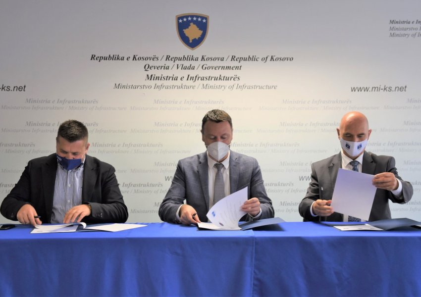 Ministri Abrashi ka nënshkruar memorandum për gjelbërimin e rrugëve të Kosovës