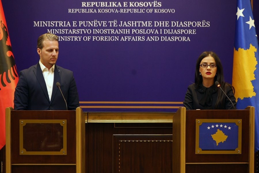 Po kurohet në Serbi/ Kryediplomatja Haradinaj telefonon kryetarin e Preshevës: E ke derën hapur edhe në Kosovë
