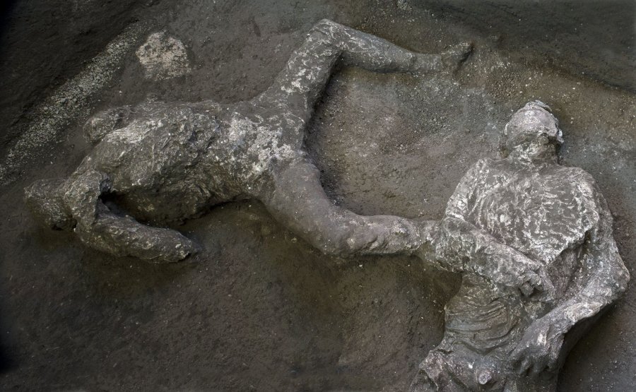 Pompei: Zbulohet trupi i një të pasuri dhe i skllavit të tij nën hirin e vullkanit