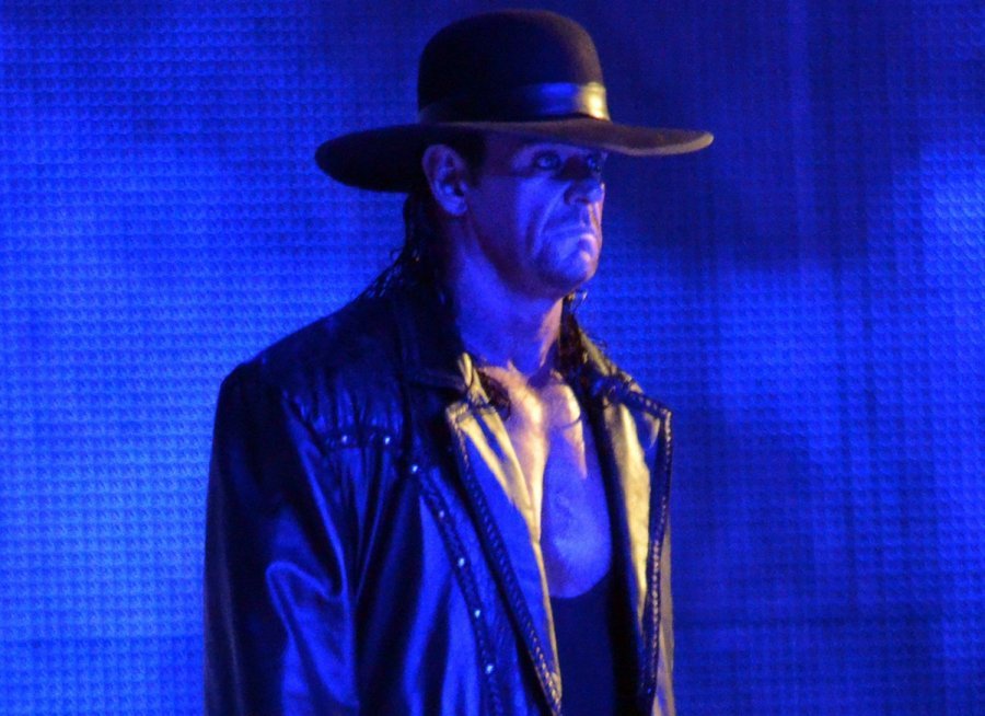 ‘The Undertaker’ i jep fund karrierës